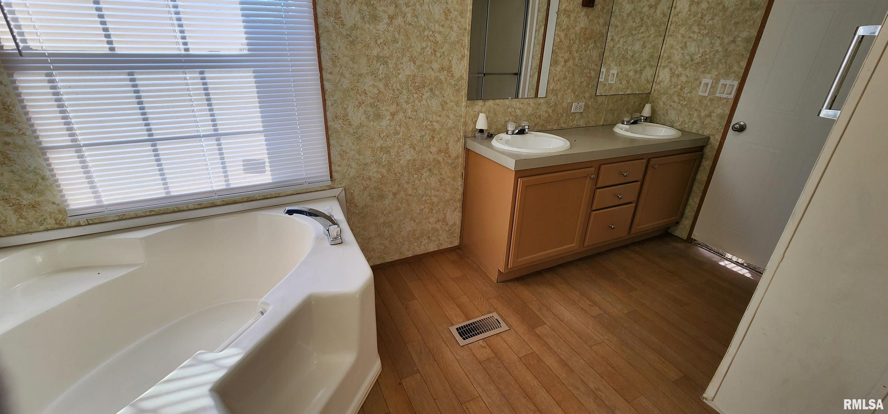 13477 Ruembler Crossing Road Benton, IL 62812 - Photo 29 of 37 Gallery Image 29