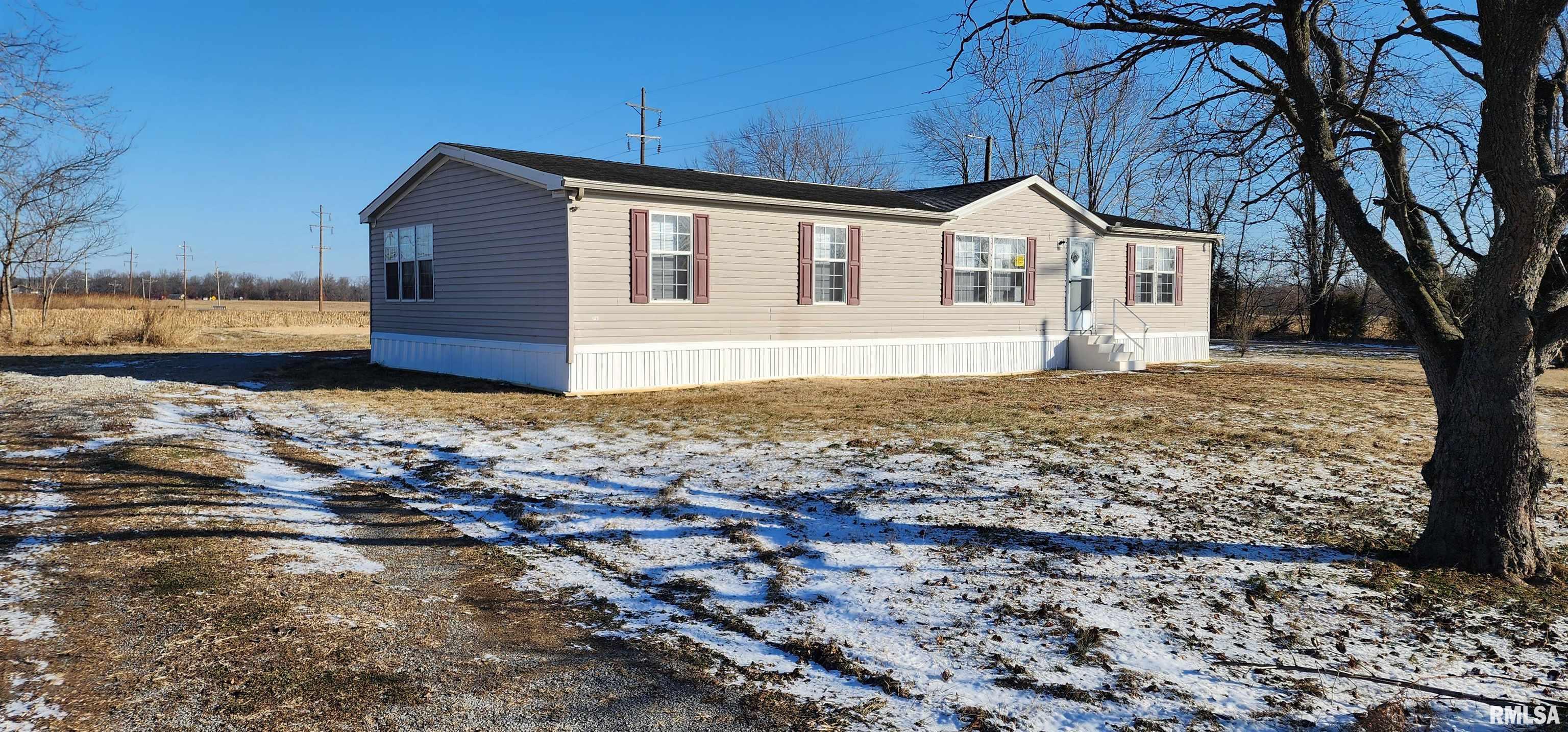 13477 Ruembler Crossing Road Benton, IL 62812 - Photo 4 of 37 Gallery Image 4