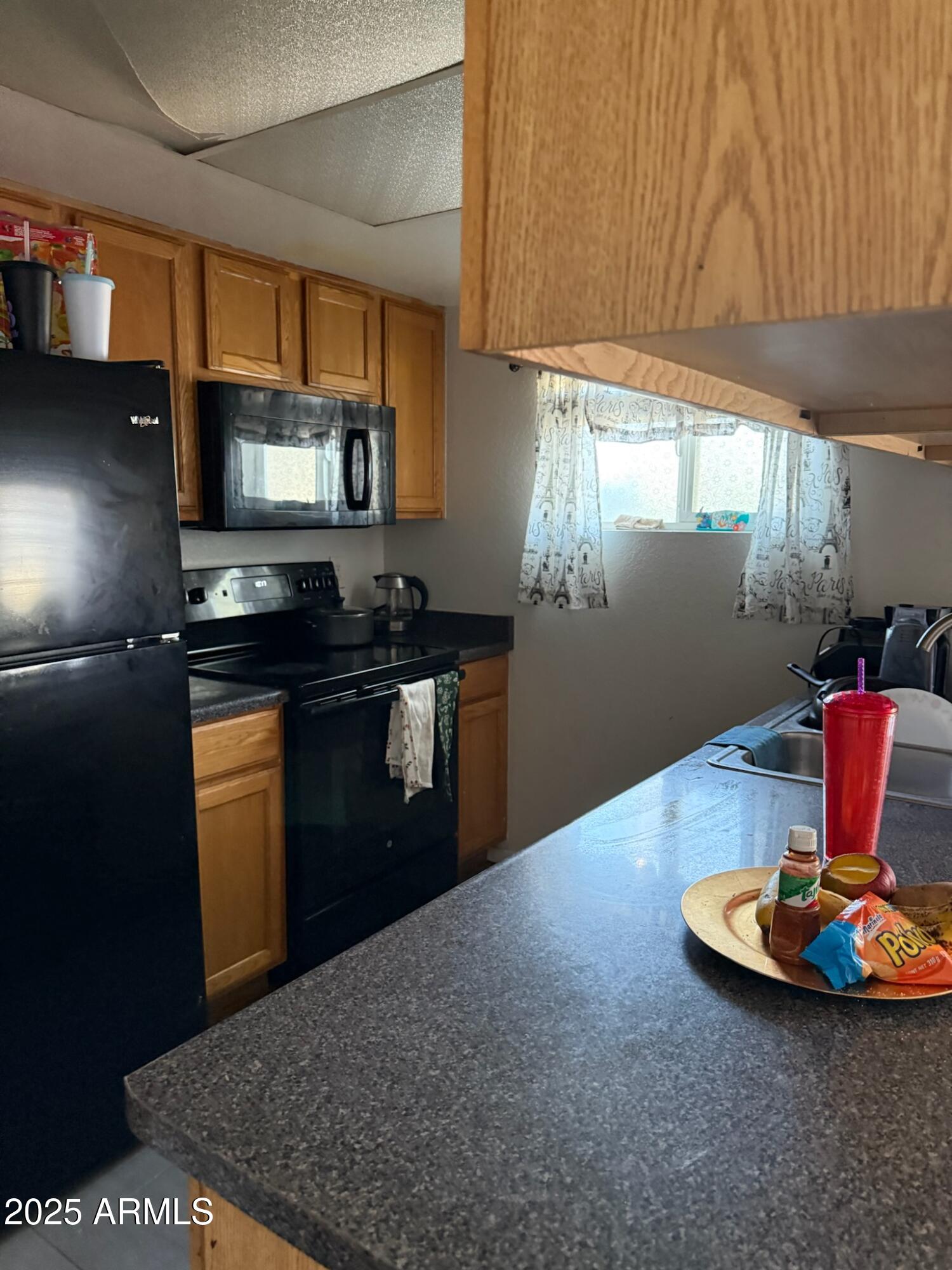 2687 West Ocotillo Road Phoenix, AZ 85017 - Photo 15 of 21 Kitchen