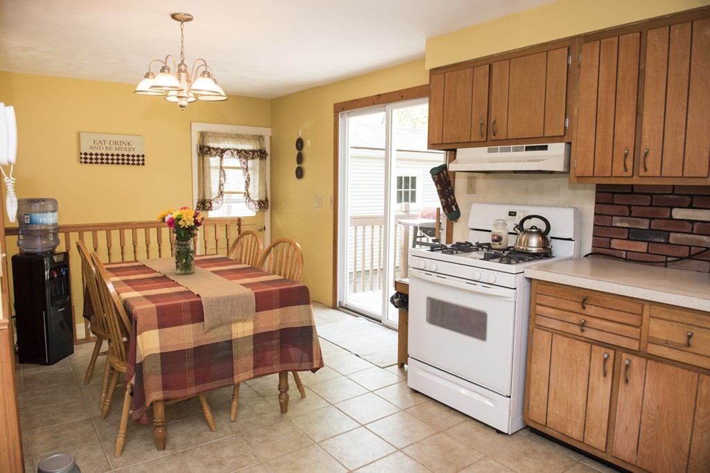 32 Wands Street Springfield, MA 01118 - Photo 8 of 24 Gallery Image 8