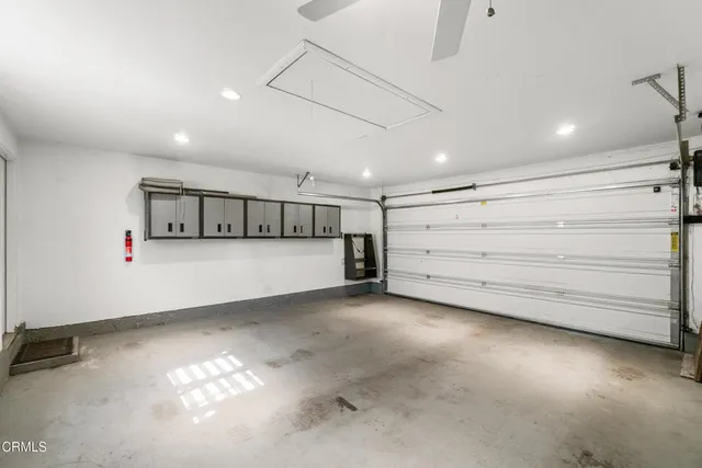 a view of a livingroom with furniture