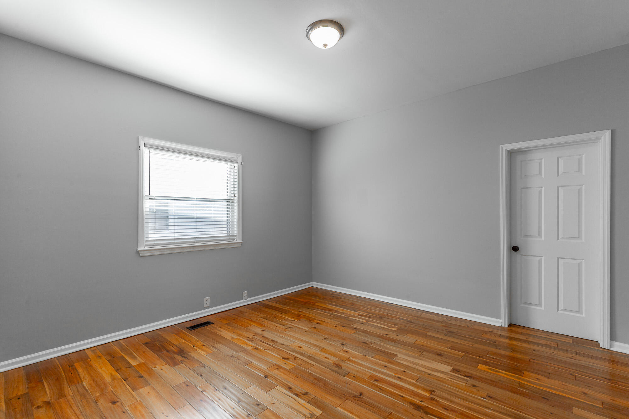 1908 Cleveland Avenue Chattanooga, TN 37404 - Photo 6 of 35 1908 Cleveland Avenue HD-13