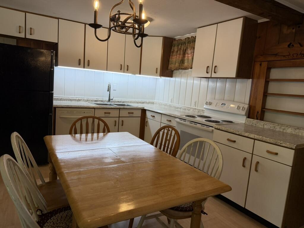 139 Jones Point Road Nobleboro, ME 04555 - Photo 10 of 33 9FA65840-F2E5-47B1-AFAA-D917003104C1_1_1