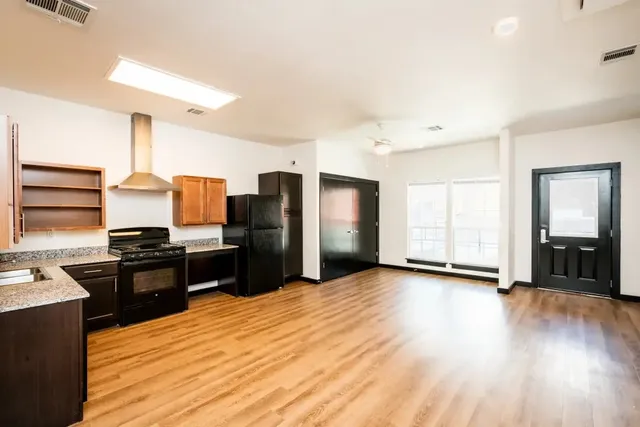 $725 | 715 North 16th Street, Baton Rouge, LA 70802