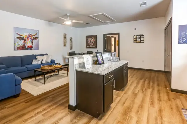 $725 | 715 North 16th Street, Baton Rouge, LA 70802