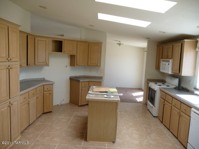 12551 South Pinto Ridge Trail Vail, AZ 85641 - Photo 5 of 13