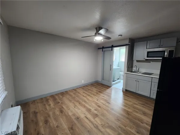 $890 | 311 North 16th Street, Unit 12, Las Vegas, NV 89101