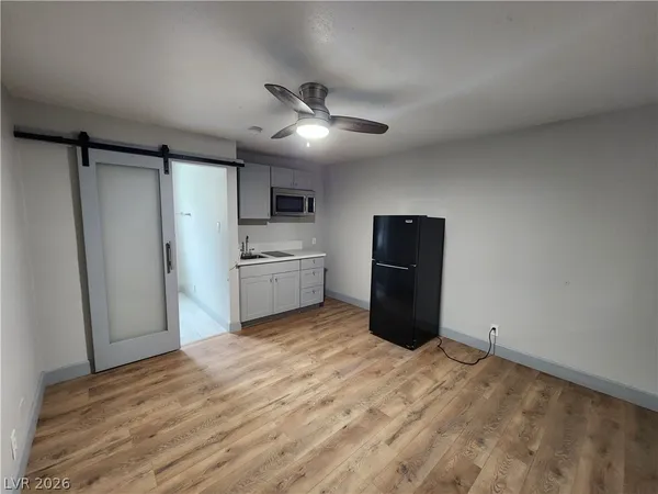 $890 | 311 North 16th Street, Unit 12, Las Vegas, NV 89101