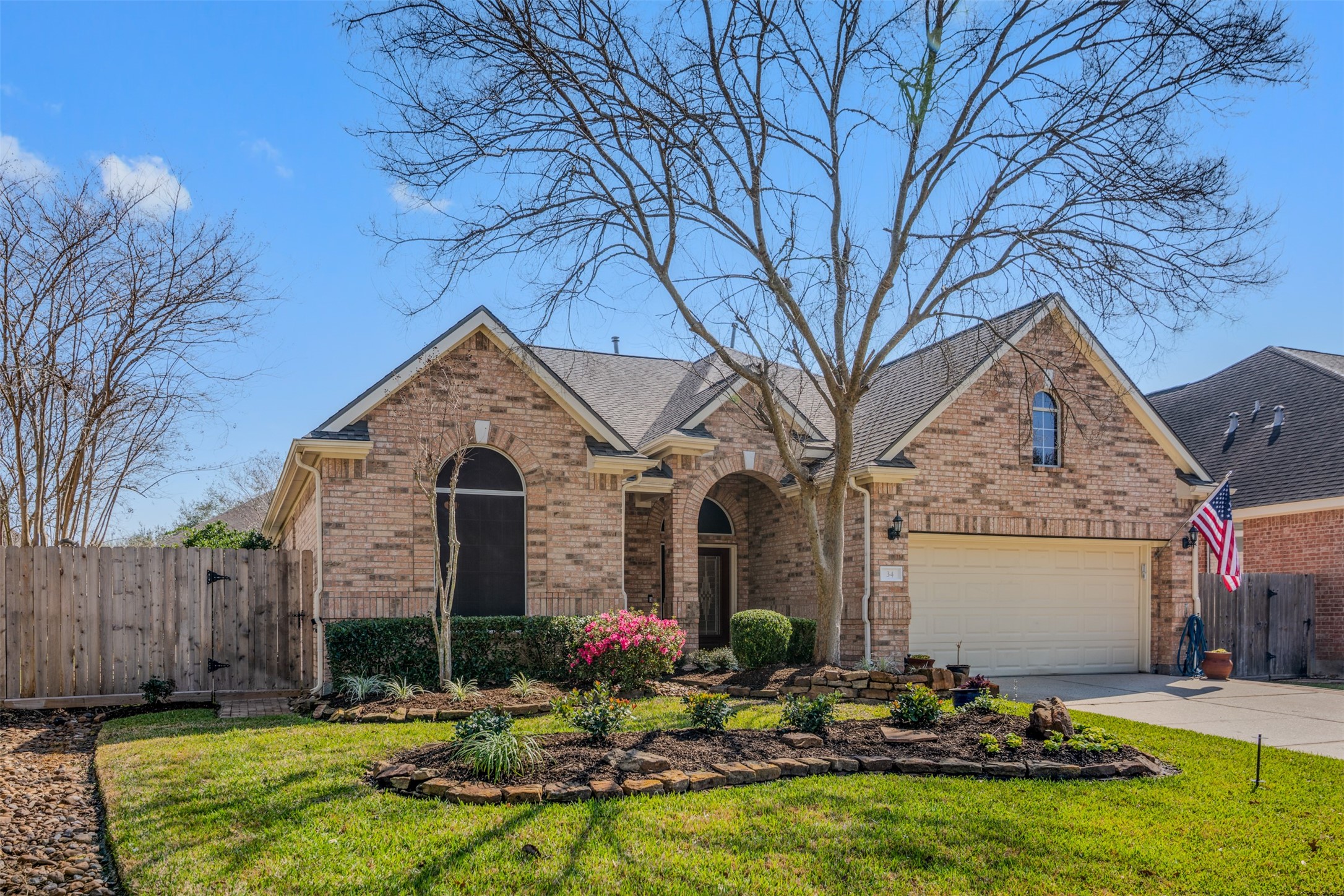 34 Sovereign Way Conroe, TX 77384 - Photo 1 of 49