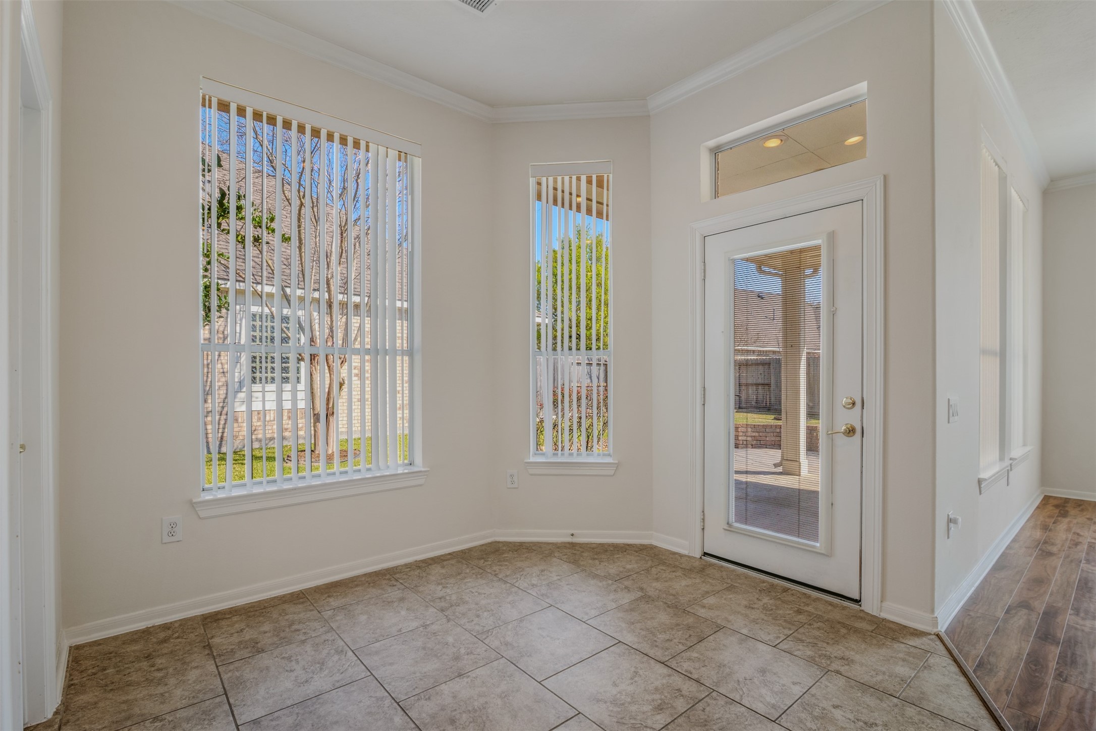 34 Sovereign Way Conroe, TX 77384 - Photo 14 of 49