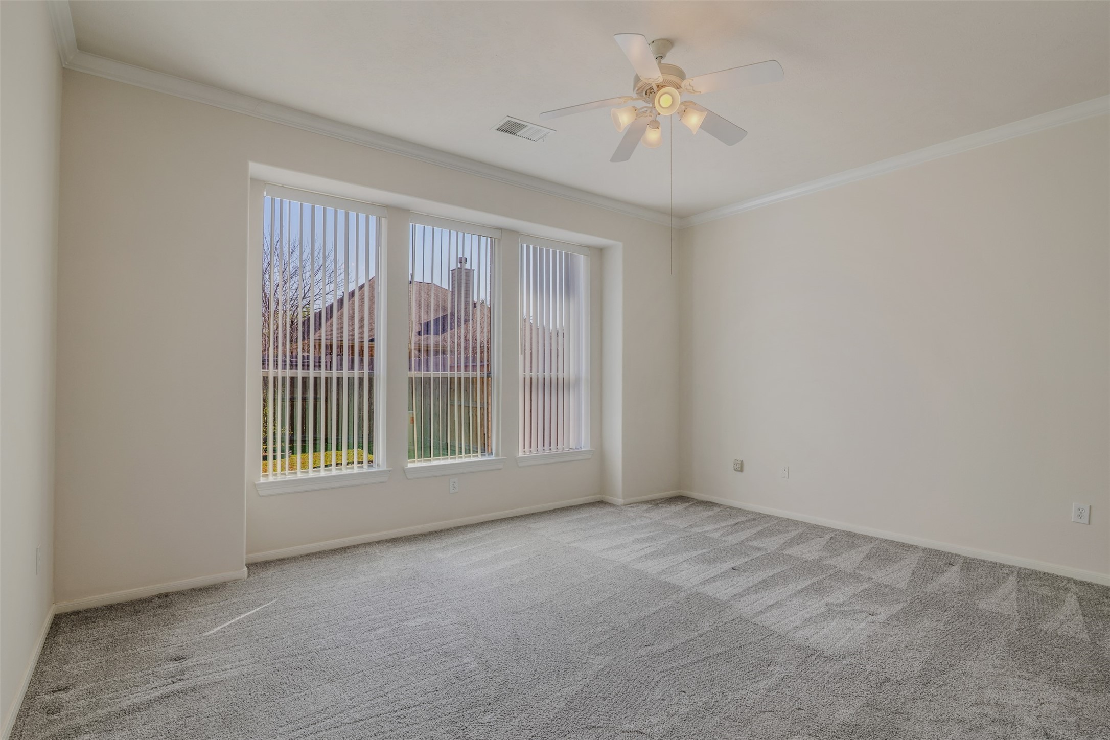 34 Sovereign Way Conroe, TX 77384 - Photo 15 of 49