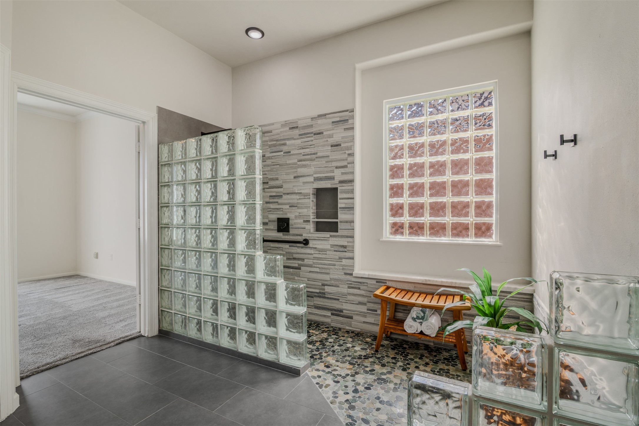 34 Sovereign Way Conroe, TX 77384 - Photo 17 of 49