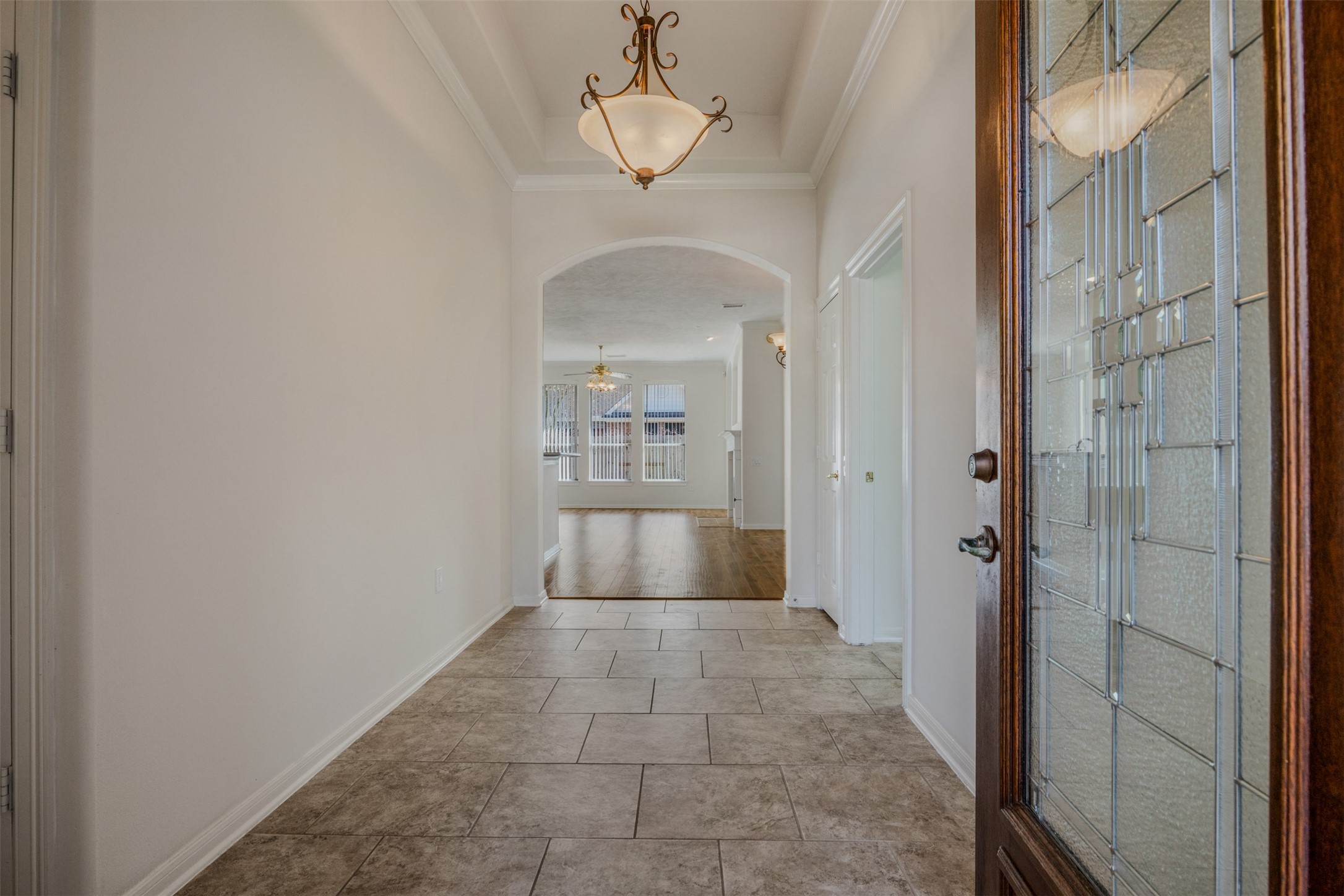 34 Sovereign Way Conroe, TX 77384 - Photo 3 of 49