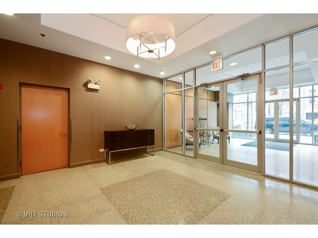 421 West Huron Street, Unit 702 Chicago, IL 60654 - Photo 2 of 10