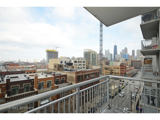 421 West Huron Street, Unit 702 Chicago, IL 60654 - Photo 8 of 10