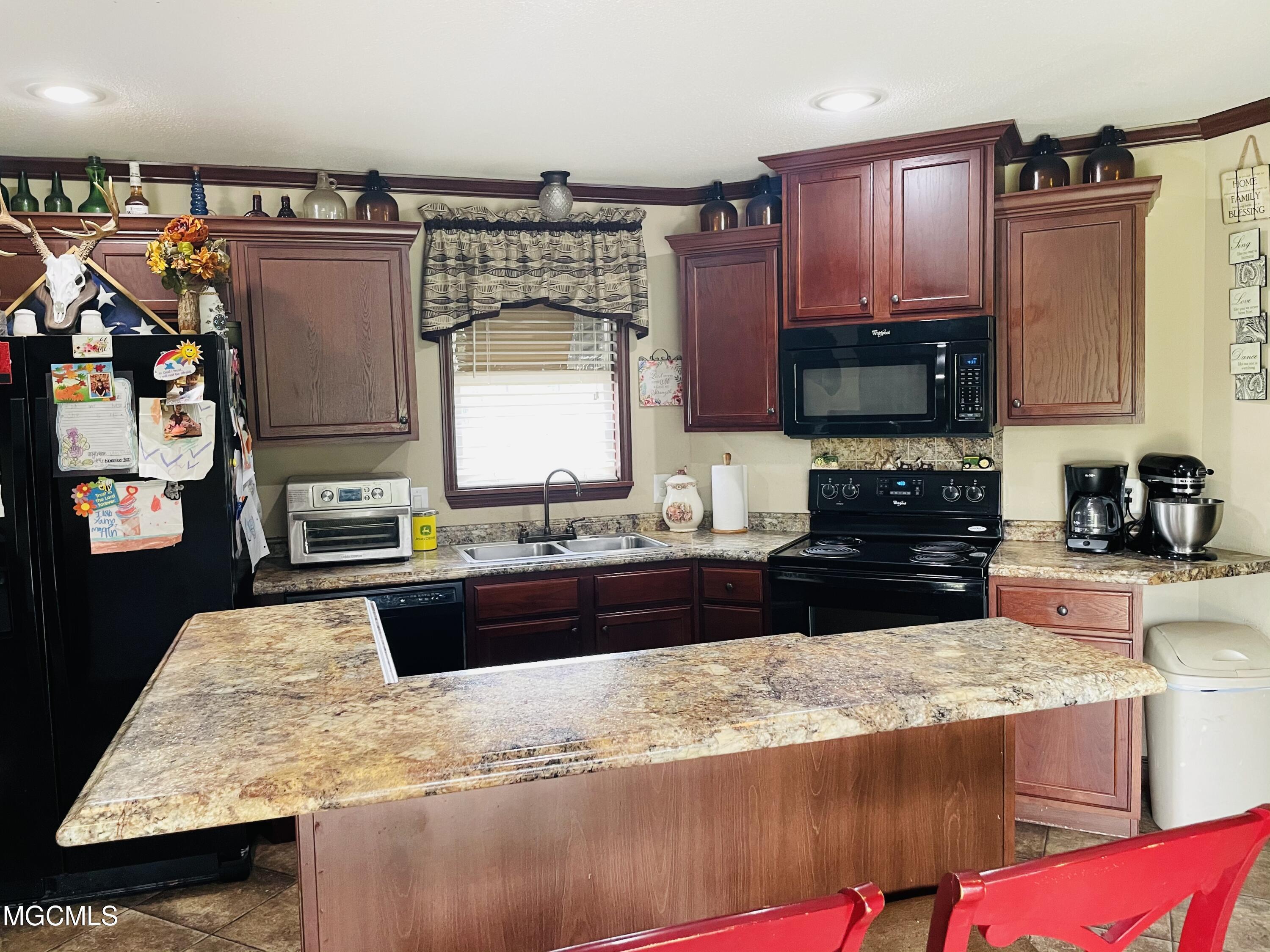 6080 Hans Road Moss Point, MS 39562 - Photo 8 of 24 37CBCCAA-AE81-4EB0-8AFF-B98528B6E585