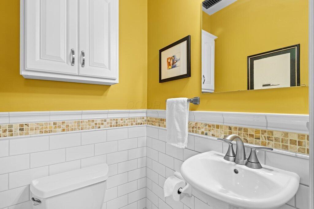235 Fallis Road Columbus, OH 43214 - Photo 16 of 29