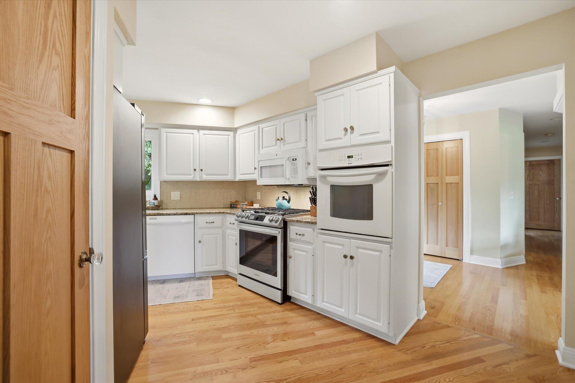 W7288 South Town Line Road Delavan, WI 53115 - Photo 21 of 57 Kitchen