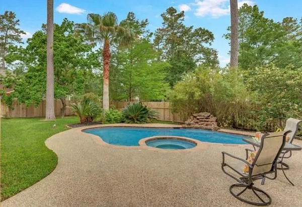 $4,000 | 2 Twin Feather Place, The Woodlands, TX 77381
