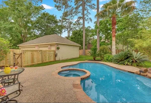 $4,000 | 2 Twin Feather Place, The Woodlands, TX 77381