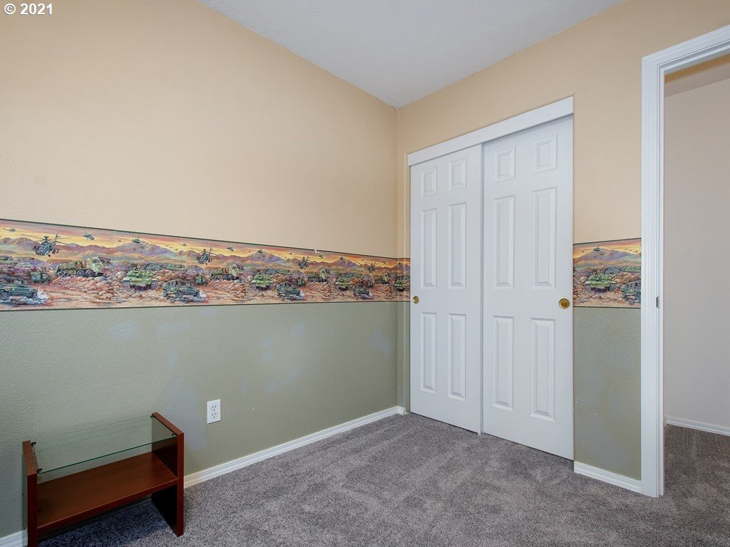 20078 Southwest Monson Street Beaverton, OR 97003 - Photo 23 of 32 an empty room with lake view