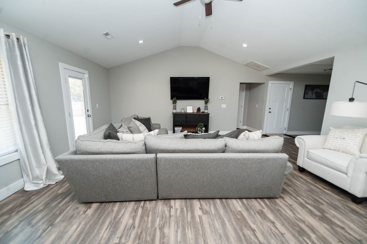 1130 Springdale Road Cowpens, SC 29330 - Photo 8 of 29