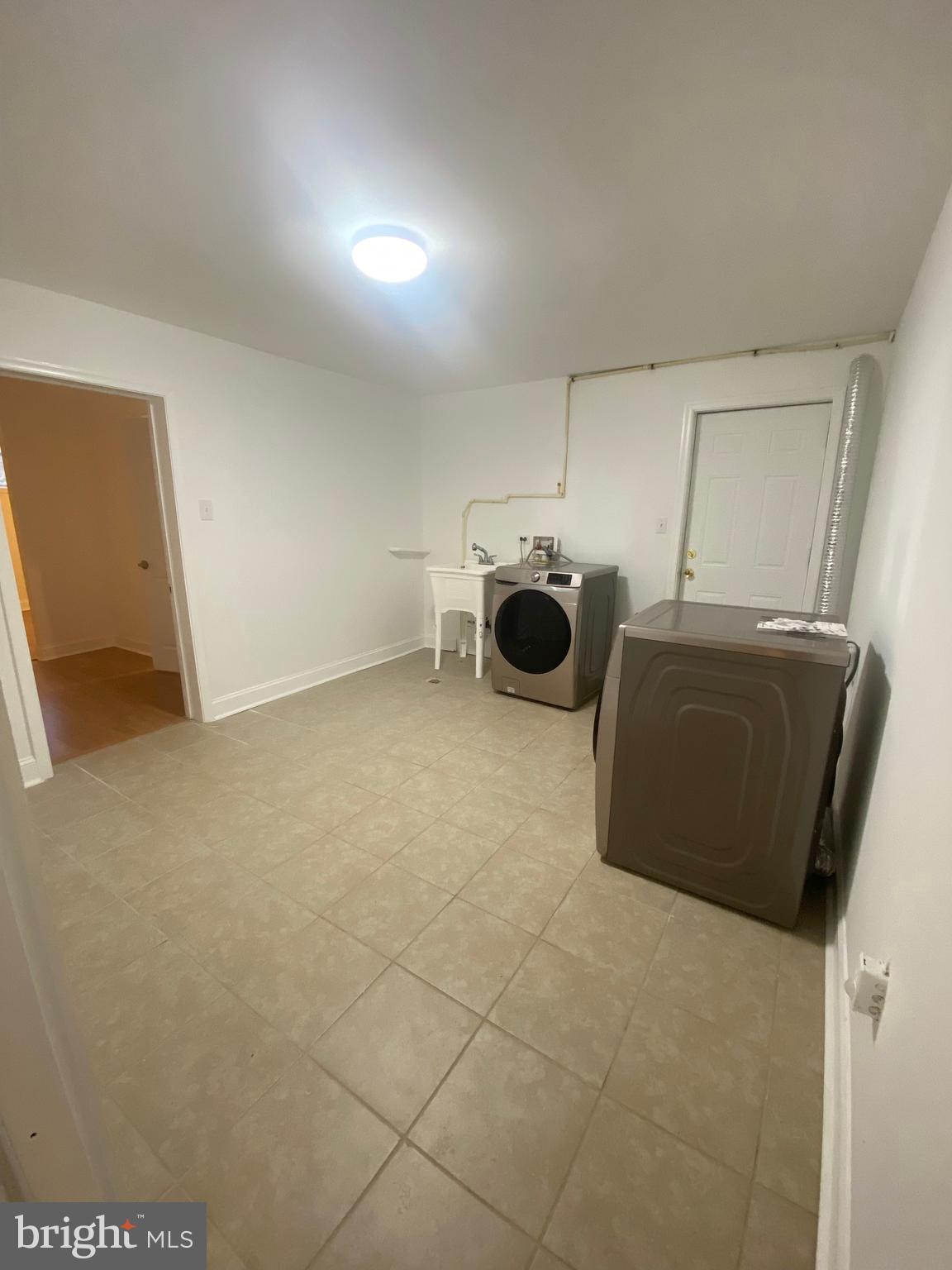 885 Claggett Road Sunderland, MD 20689 - Photo 22 of 43 Laundry room