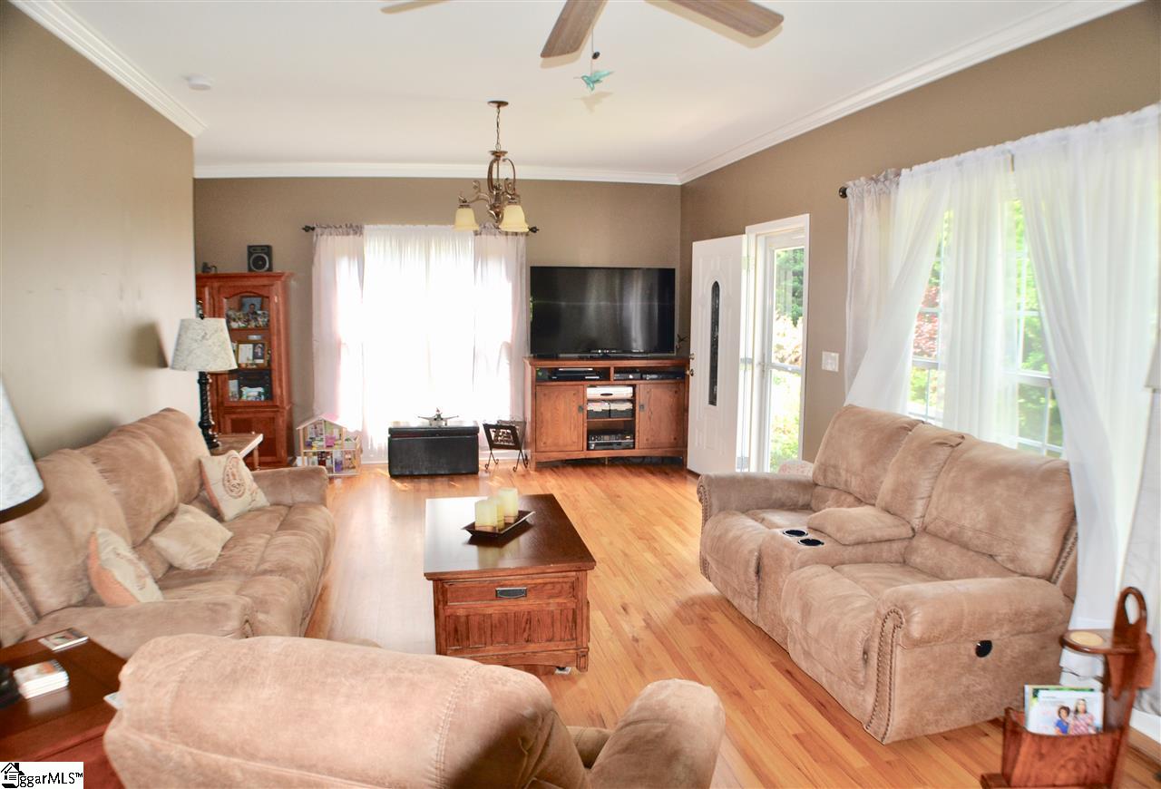 115 Clark Road Landrum, SC 29356 - Photo 8 of 24 Gallery Image 8