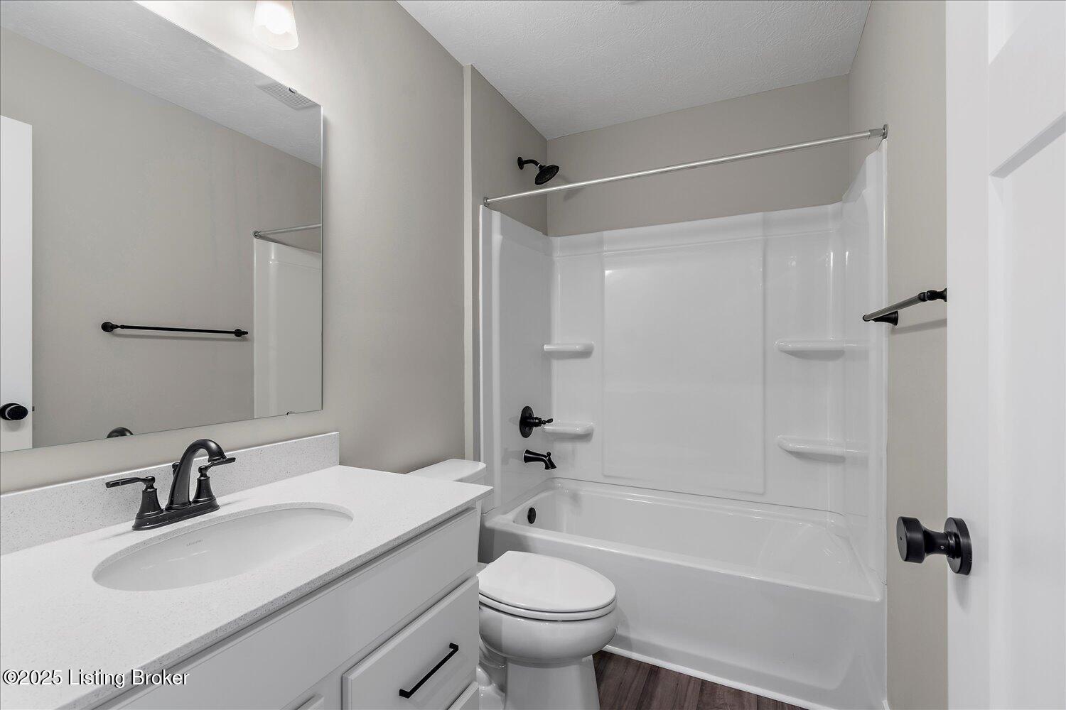 176 Ridge Brook Drive Mount Washington, KY 40047 - Photo 22 of 29 22-Full Bathroom