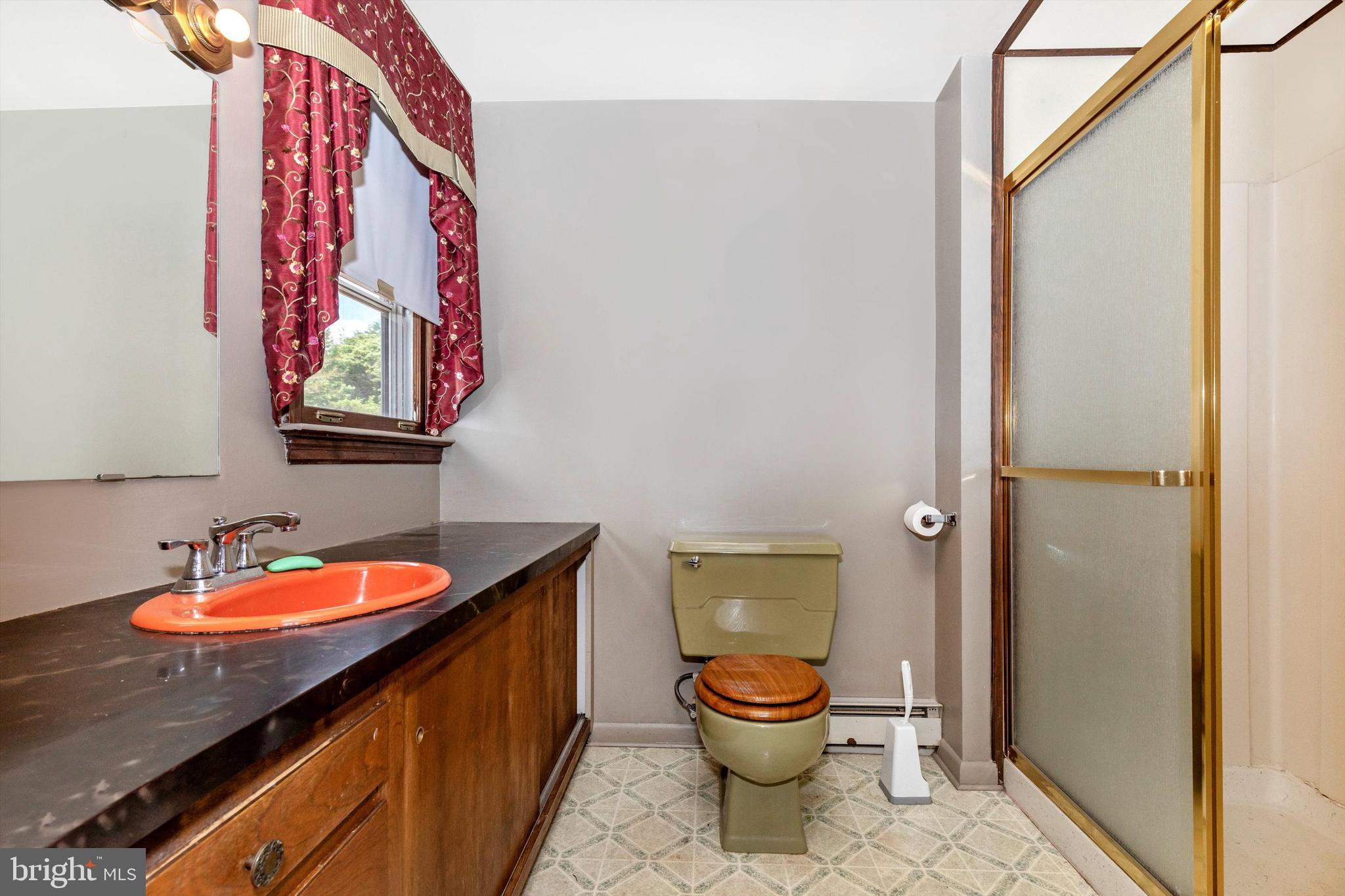 136 Union Road Coatesville, PA 19320 - Photo 41 of 71 master bath
