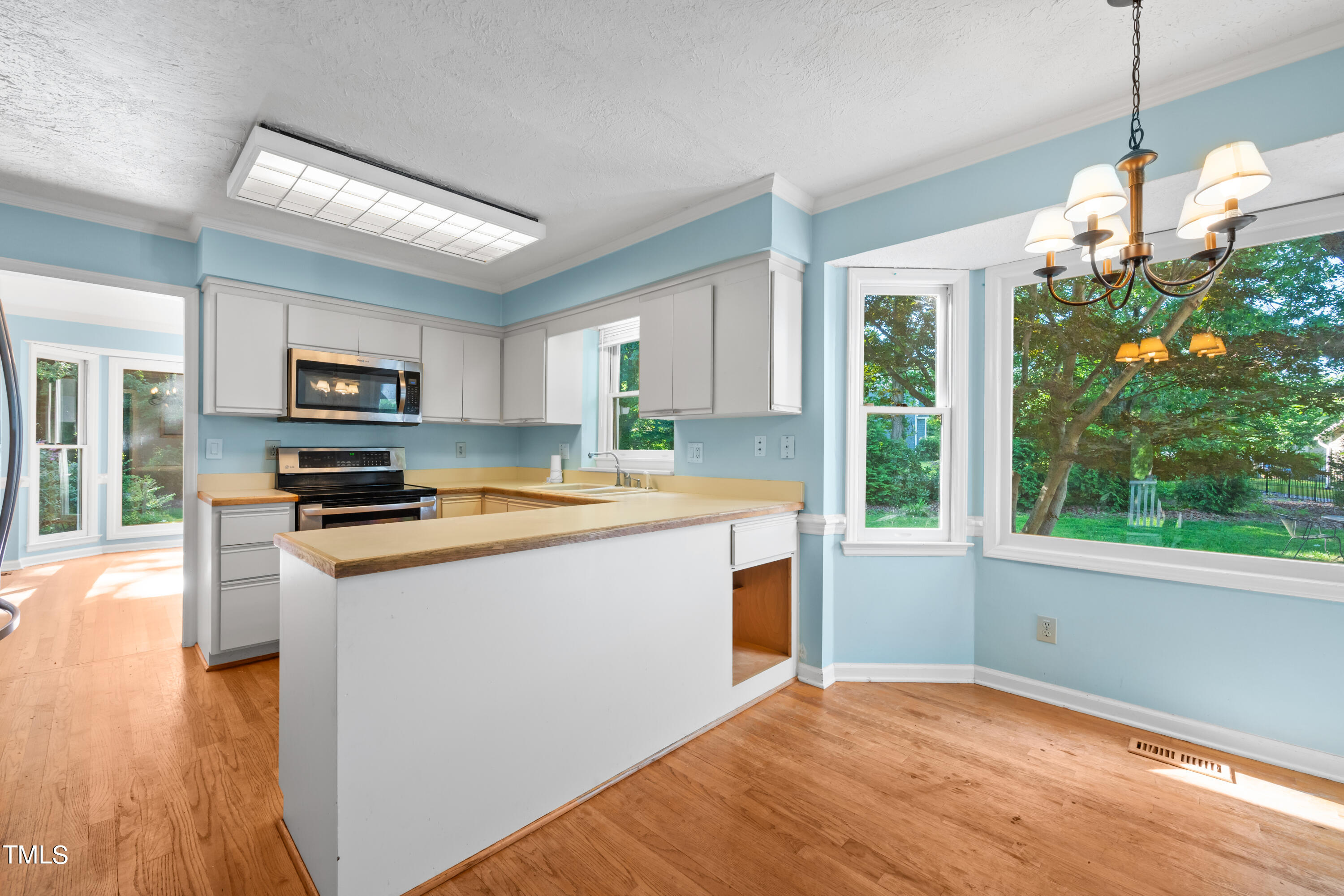 2725 Scottsdale Lane Raleigh, NC 27613 - Photo 15 of 31 Kitchen