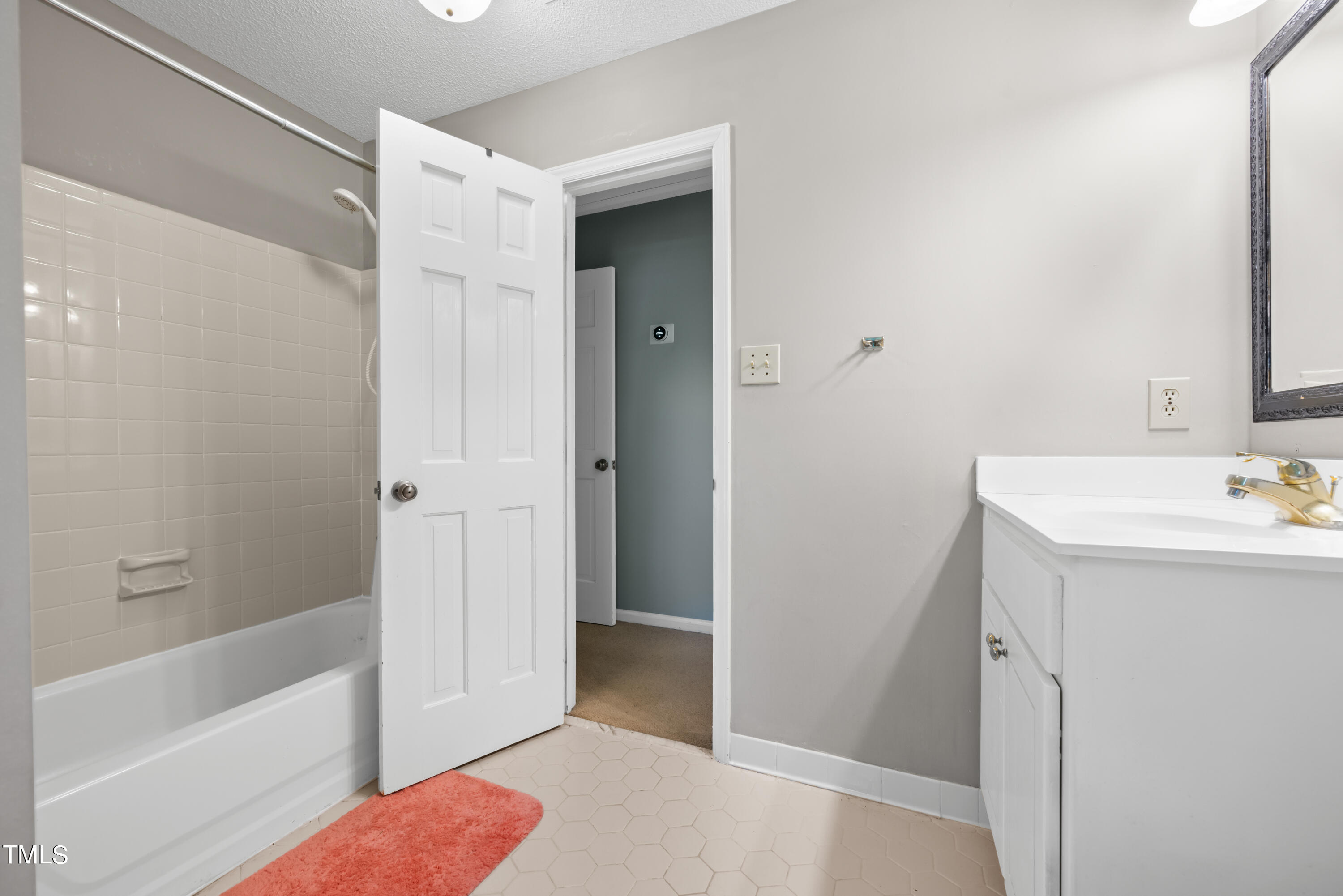2725 Scottsdale Lane Raleigh, NC 27613 - Photo 23 of 31 Full Bath