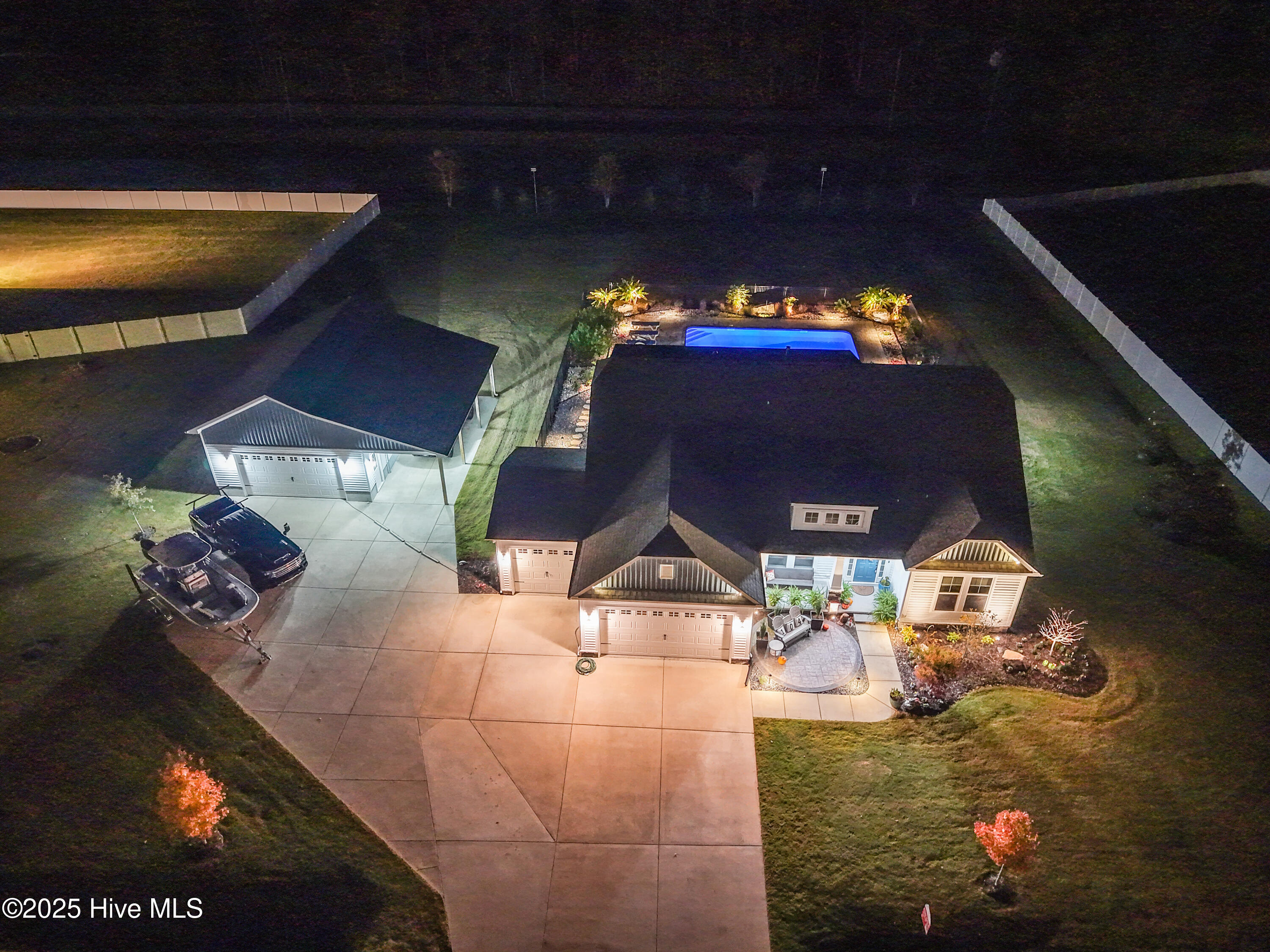 104 Briton Way Moyock, NC 27958 - Photo 8 of 50 DJI_20251106181017_0051_Dedit