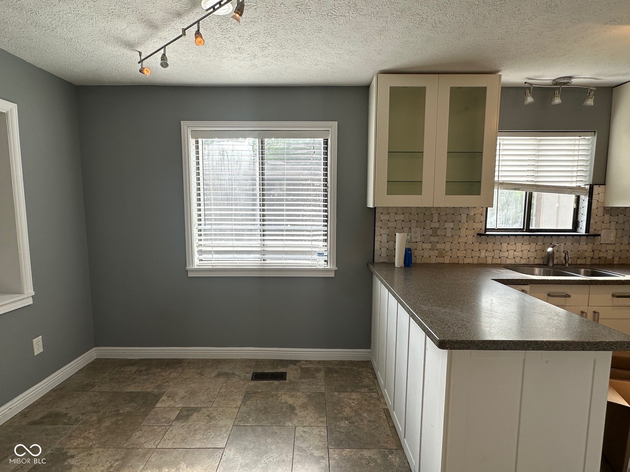 7890 Benjamin Drive Lawrence, IN 46226 - Photo 4 of 14