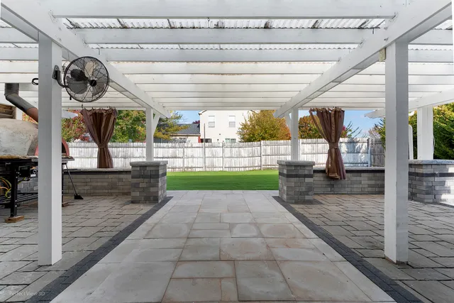 $443,000 | 3290 Johnsbury Court, Aurora, IL 60504