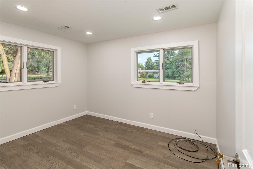 2800 Acorn Road Bloomfield Hills, MI 48302 - Photo 15 of 25 Gallery Image 15