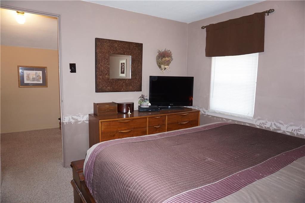 924 Roland Road Pittsburgh, PA 15221 - Photo 11 of 23 Master Bedroom