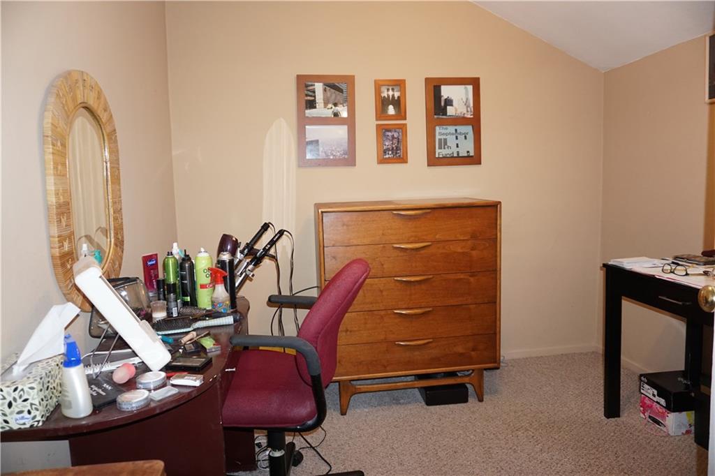 924 Roland Road Pittsburgh, PA 15221 - Photo 14 of 23 3rd bedroom