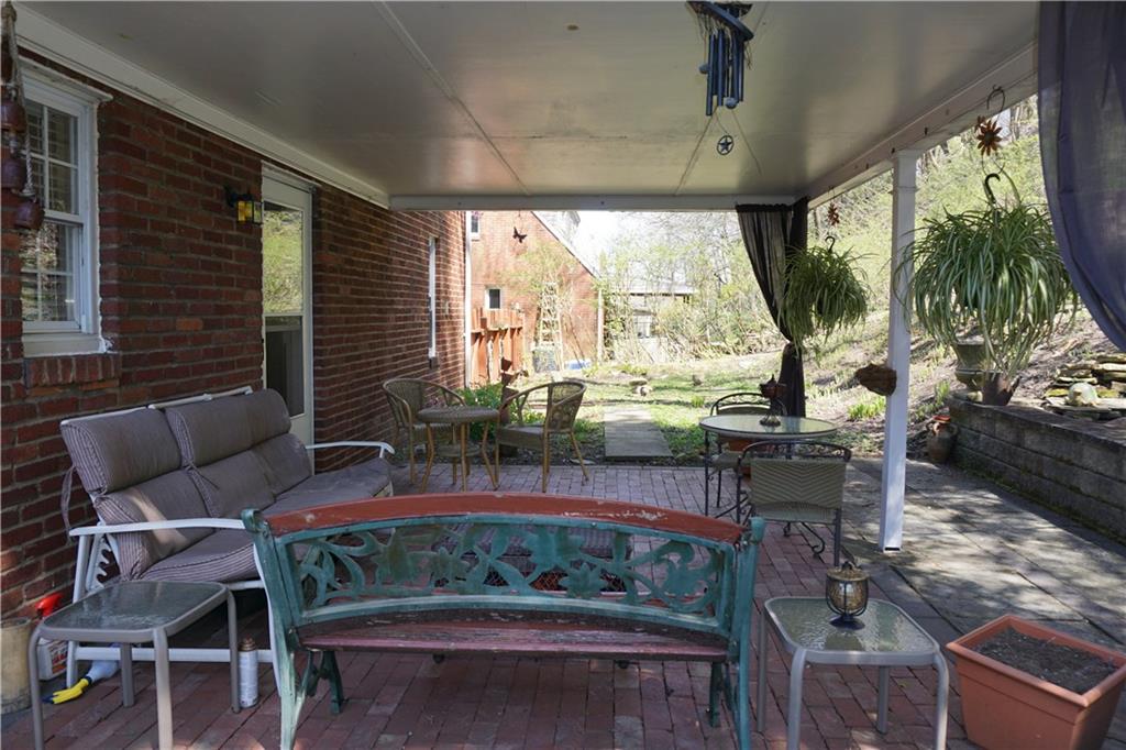924 Roland Road Pittsburgh, PA 15221 - Photo 16 of 23 back patio