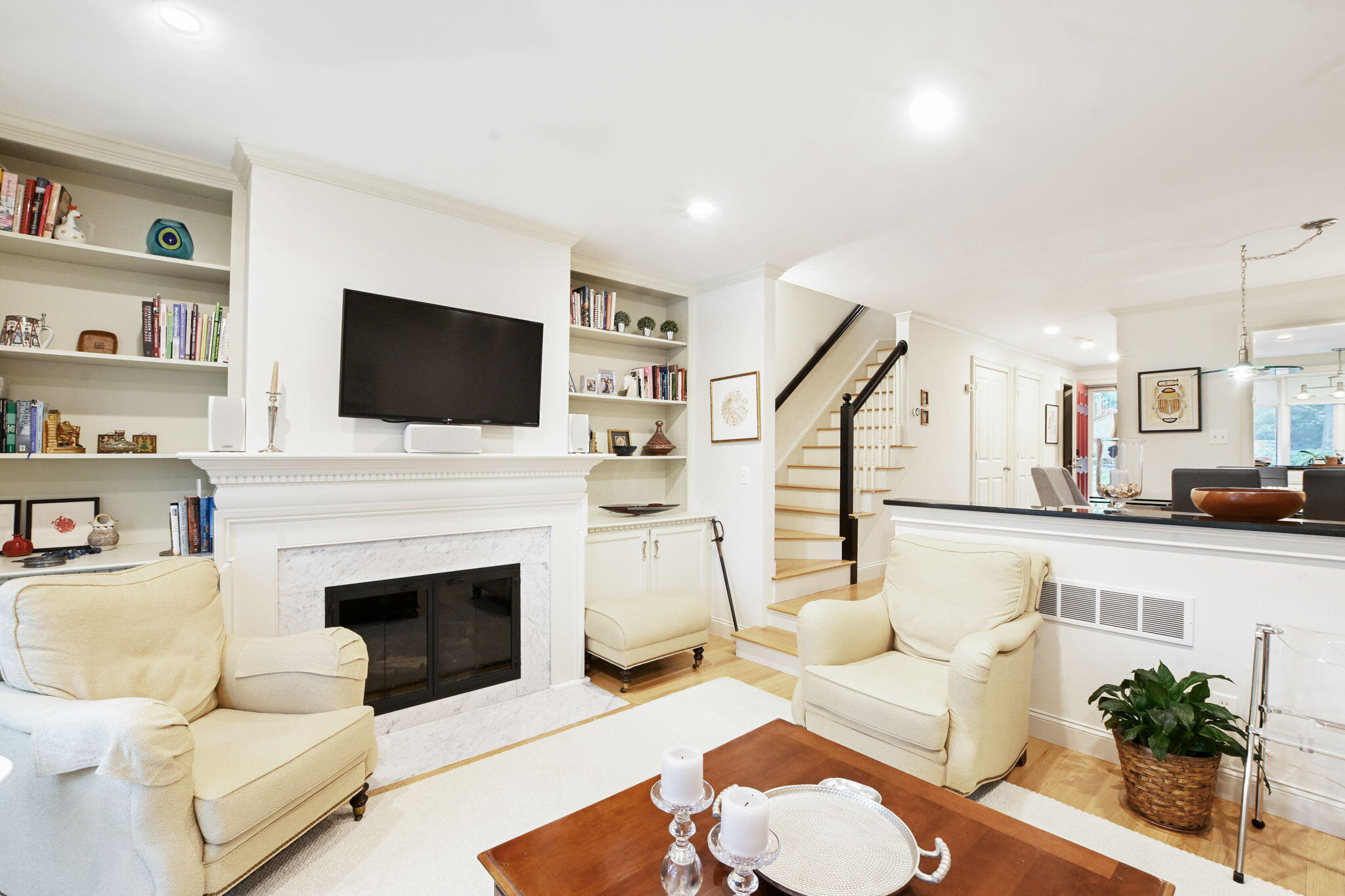 194 Bayfront Way, Unit 194 Teaticket, MA 02536 - Photo 4 of 46 Living Room