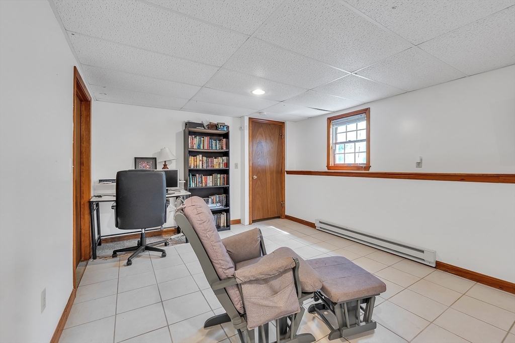 10 Vinton Road Sturbridge, MA 01566 - Photo 18 of 33
