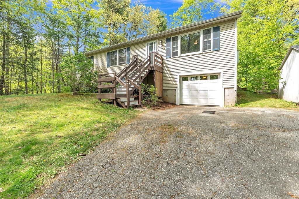10 Vinton Road Sturbridge, MA 01566 - Photo 2 of 33
