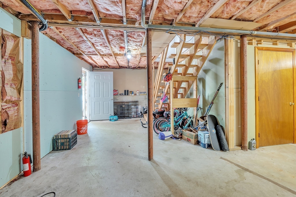 10 Vinton Road Sturbridge, MA 01566 - Photo 25 of 33