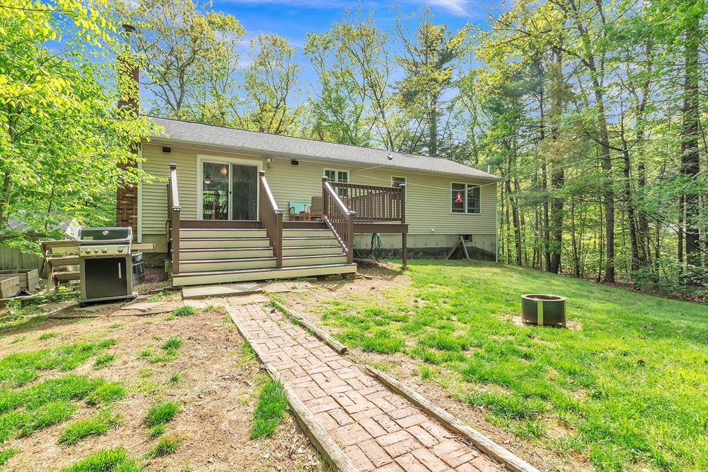 10 Vinton Road Sturbridge, MA 01566 - Photo 29 of 33