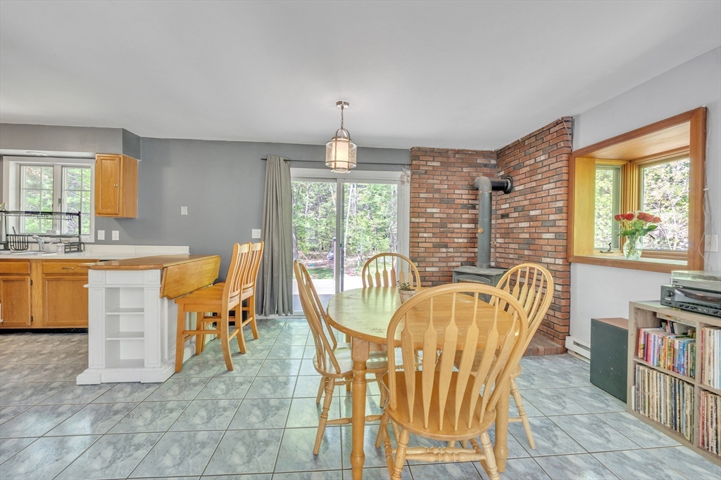 10 Vinton Road Sturbridge, MA 01566 - Photo 6 of 33