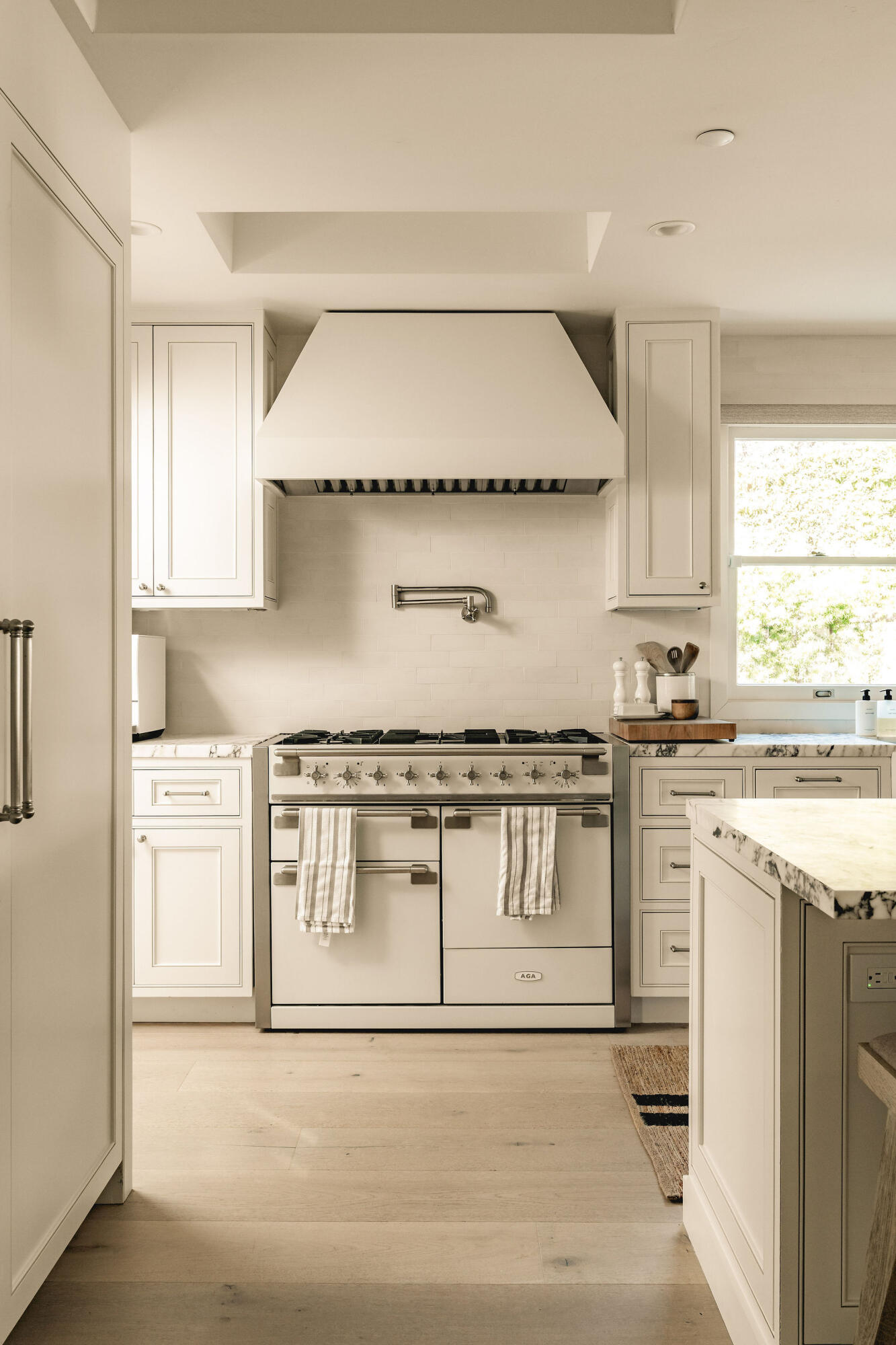 145 Butterfly Lane Montecito, CA 93108 - Photo 16 of 58 JG-145Butterefly-newinterior2-9