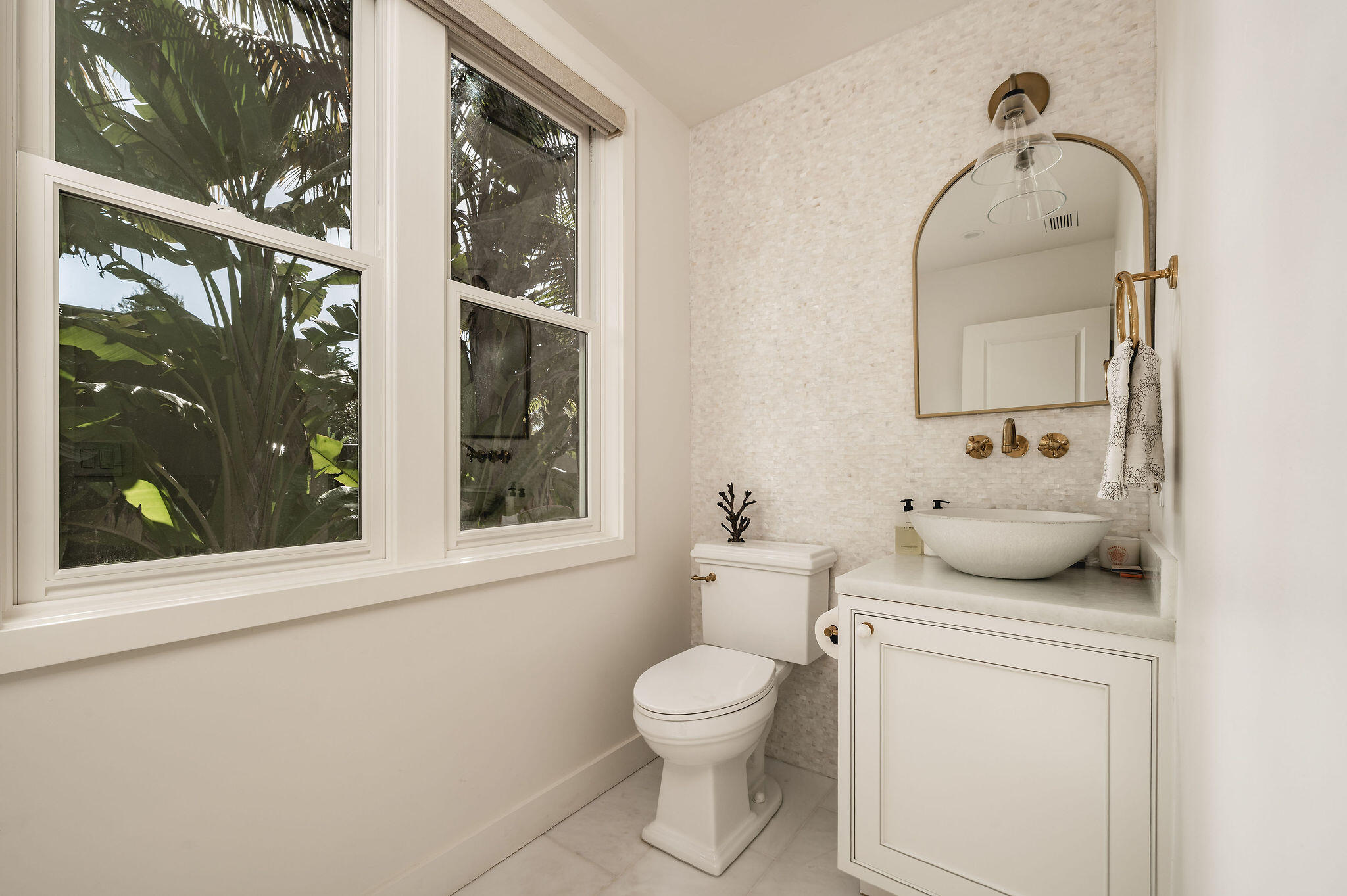 145 Butterfly Lane Montecito, CA 93108 - Photo 19 of 58 JG-145Butterefly-newinterior2-14