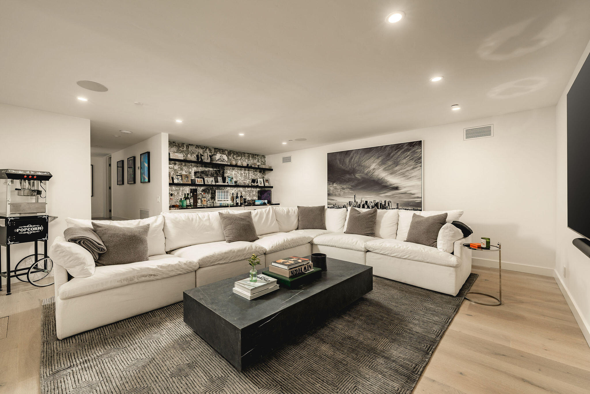 145 Butterfly Lane Montecito, CA 93108 - Photo 32 of 58 JG-145Butterefly-newinterior2-29