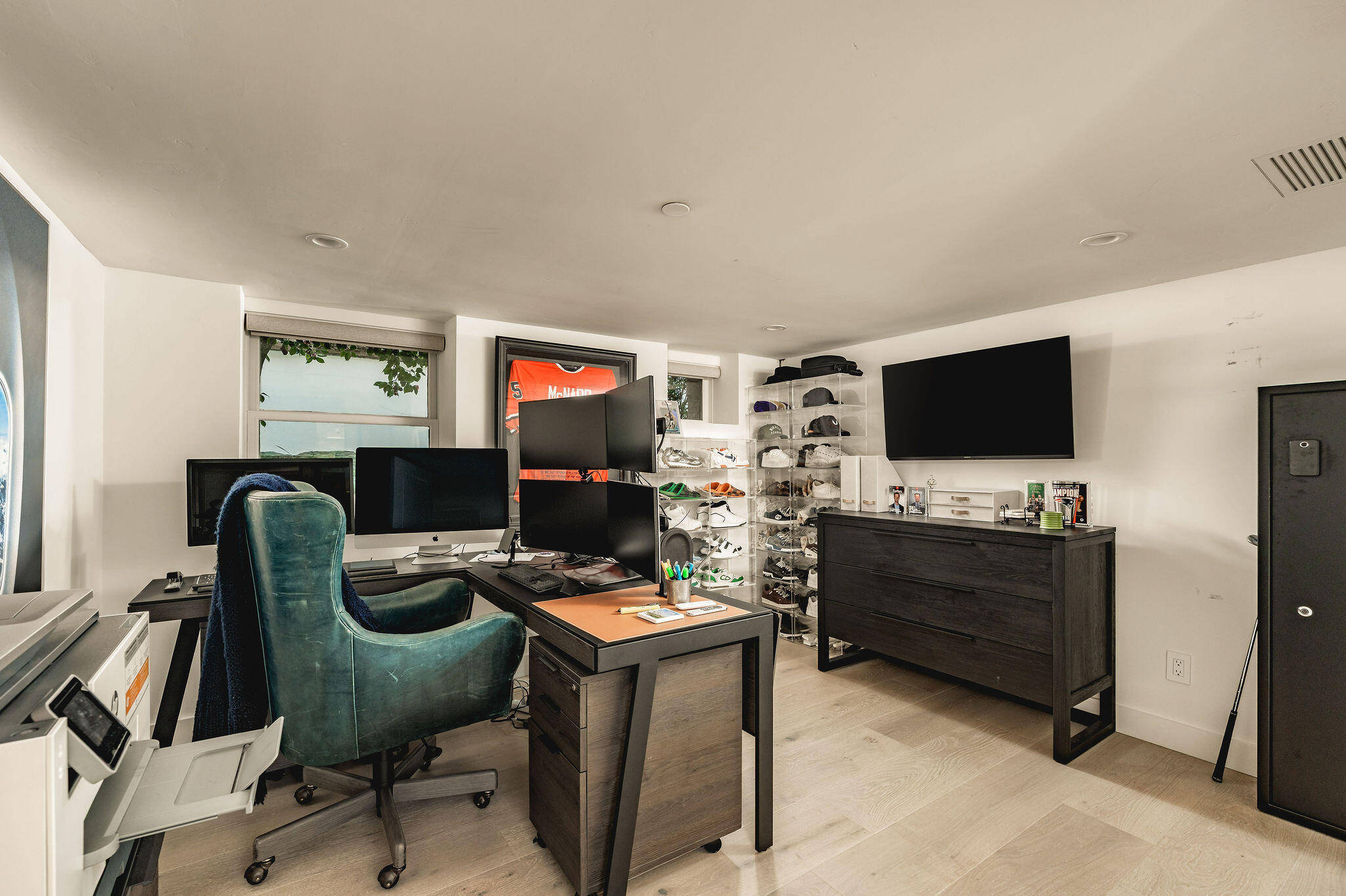 145 Butterfly Lane Montecito, CA 93108 - Photo 33 of 58 JG-145Butterefly-newinterior2-30