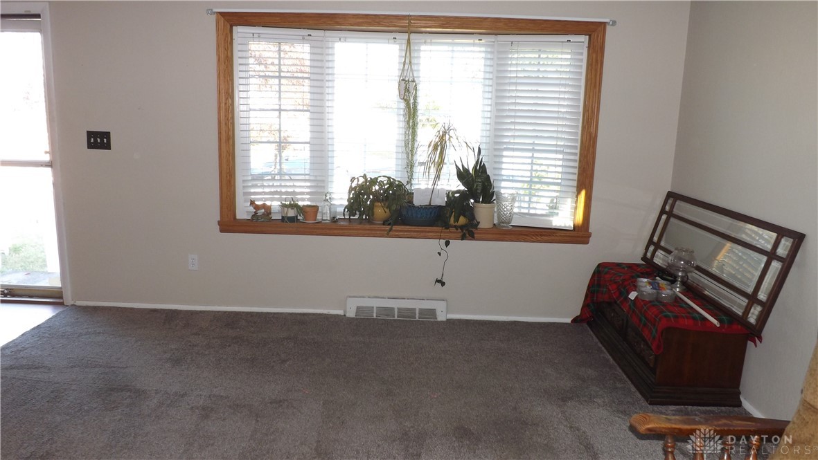 701 Rutgers Road Riverside, OH 45431 - Photo 3 of 15